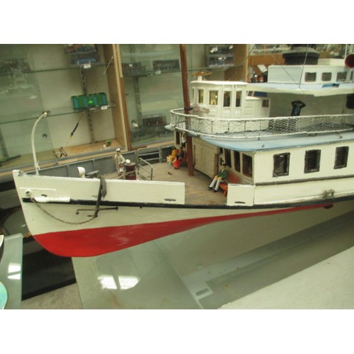 351 - Large MT Washington steam paddle boat model with inner workings, no controller, size 64