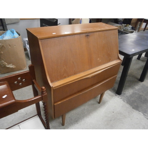 711 - A large fall front 2 drawer bureau