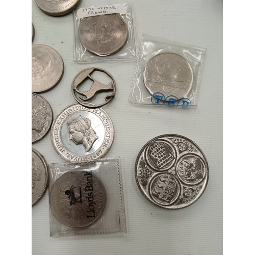 269 - 14 collectable coins & 2 pendants