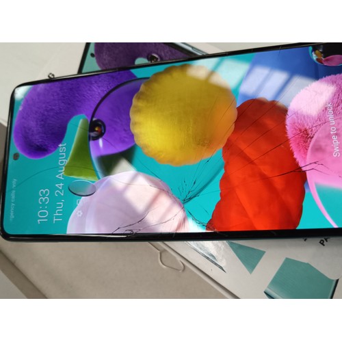 277 - Samsung galaxy A51 in working order has a cracked screen and no chager