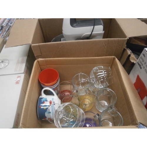 118 - Lot including glasses and a breville blender with bowl