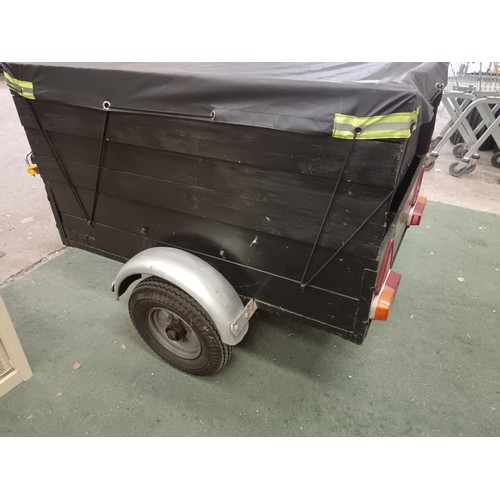 602 - 4ft x 3ft trailer with built in lights, cover, spare wheel and security lock with keys