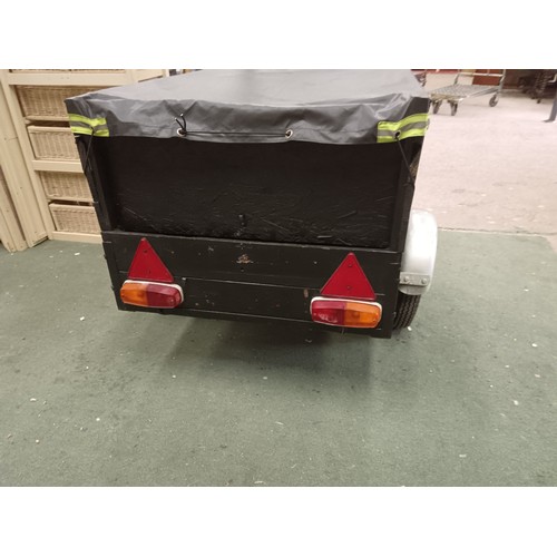 602 - 4ft x 3ft trailer with built in lights, cover, spare wheel and security lock with keys