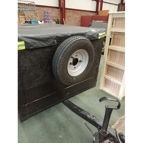 602 - 4ft x 3ft trailer with built in lights, cover, spare wheel and security lock with keys