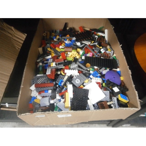 26 - Box of assorted Lego pieces