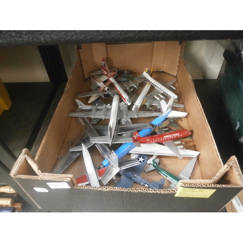 40 - Box of model aircraft