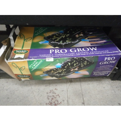 35 - Pro Grow propagator