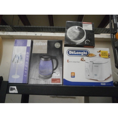 36 - Lot inc Delonghi deep fryer, glass kettle, bamboo steamer and candle lamp