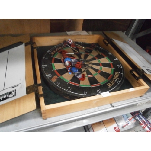 11 - Dartboard with case and darts