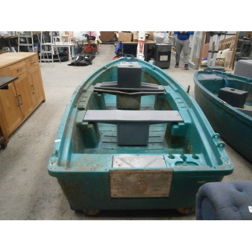 619 - A FUN YAK 3.50 5 seater plastic fishing boat