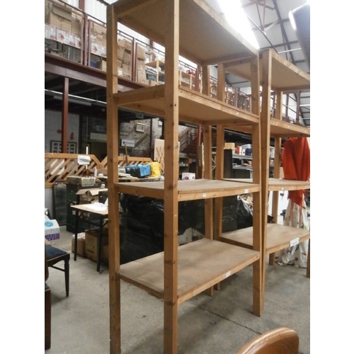 642 - A large timber framed 4 tier shelf stand