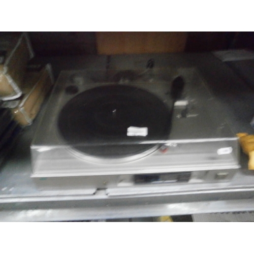 15 - Sansui automatic turntable P-D10