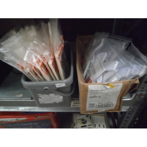 15 - Lot inc mixing trays and body fat measurers