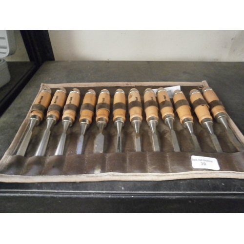 39 - AM-Tech shaped chisel set