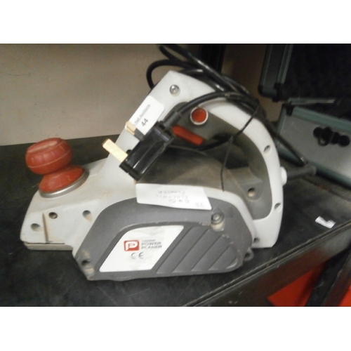 44 - B&Q electric planer