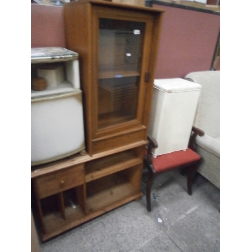 607 - 5 x items including a pine TV stand base unit and a vintage chair