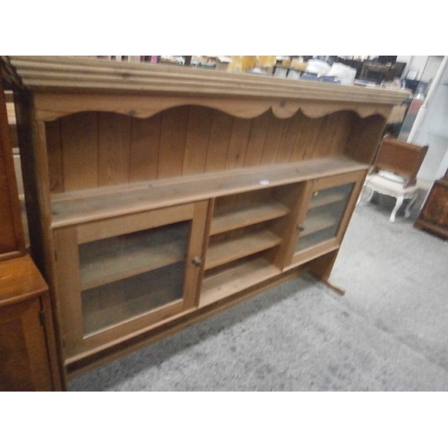 616 - A large vintage pine dresser top with glazed cabinets