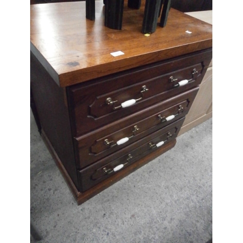 628 - A solid wooden 3 drawer chest