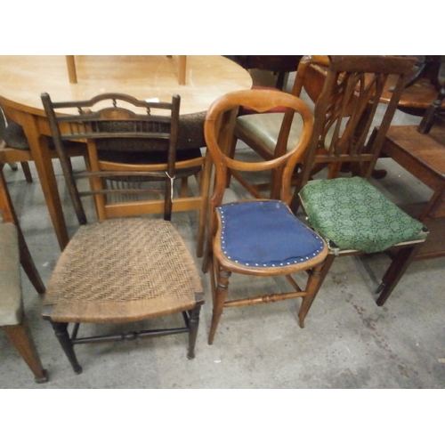 690 - 3 x assorted vintage chairs