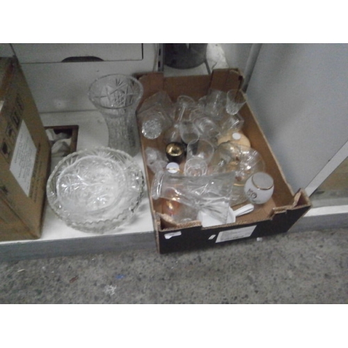 409 - Collection of assorted glassware