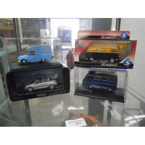 421 - Lot inc Solido V W Combi, Oxford roadshow, Norley Volkswagen Concept and one other diecast models