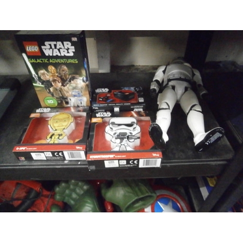 76 - Five assorted Star Wars items