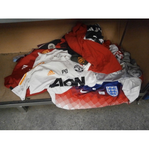 208 - Collection of assorted football shirts