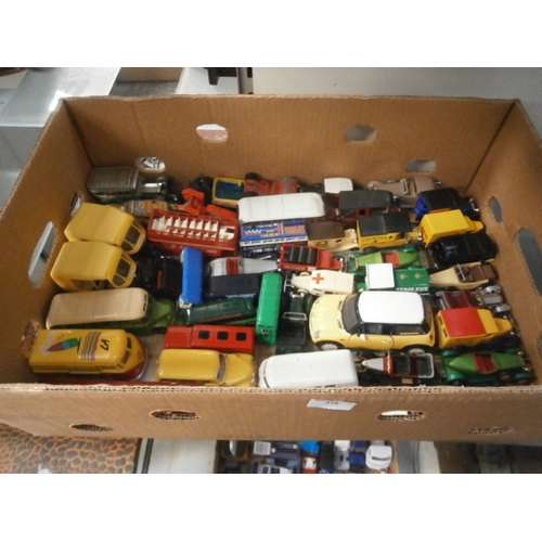 318 - Box of assorted diecast cars