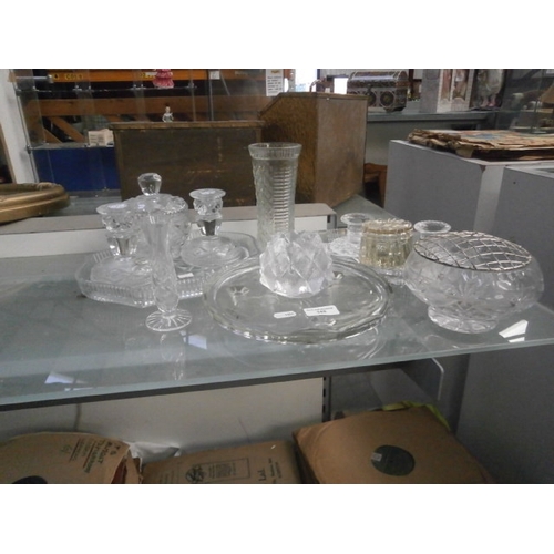 348 - Collection of decorative glassware