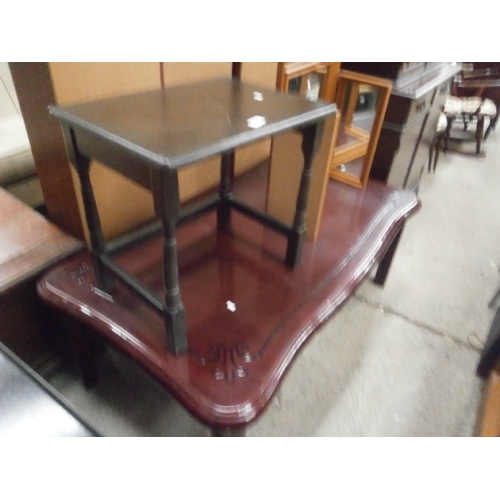 635 - A large coffee table, a folding triple mirror and an occasional table