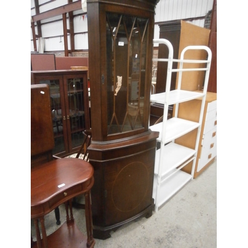 640 - A vintage glazed mahogany corner cabinet