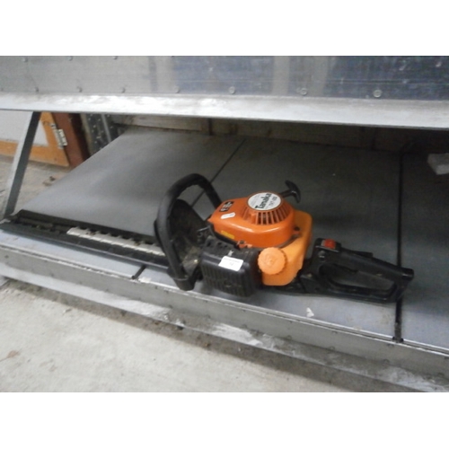 12 - Tanaka petrol hedge trimmer