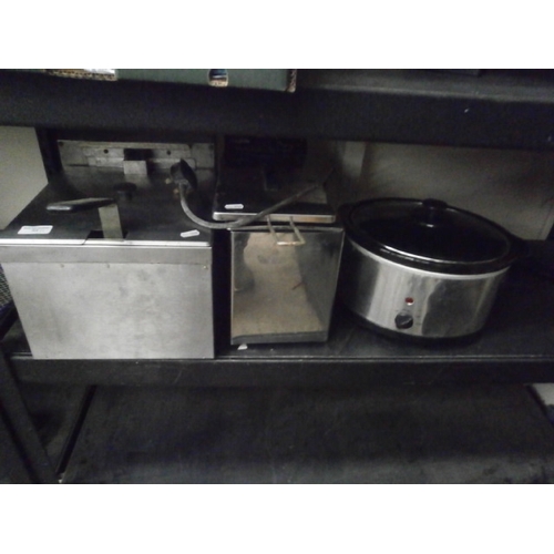 53 - Two fryers and slow cooker