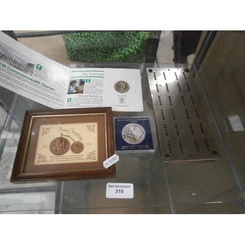 318 - Lot inc Commonwealth £2 coin, British Olympic team 1992 commonwealth coin, Cribbage board and coin p... 