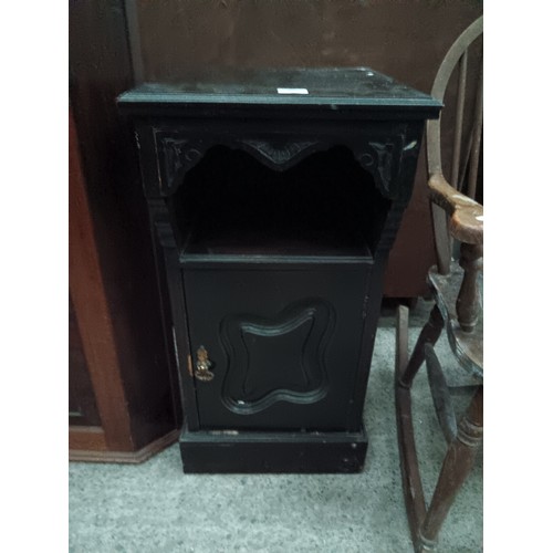 697 - Small vintage side cupboard