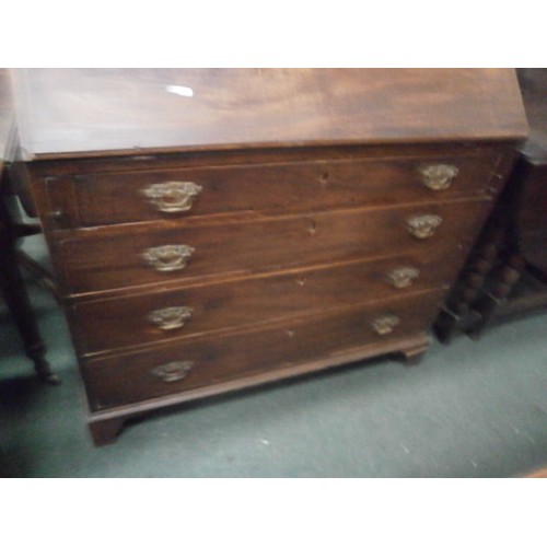 607 - A large antique fitted 4 drawer bureau