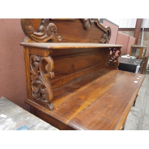 620 - A vintage credenza style 2 door sideboard with ornately carved upstand