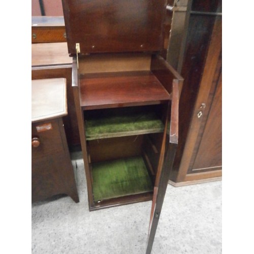 699 - Mahogany cabinet with lift up lid & glass door