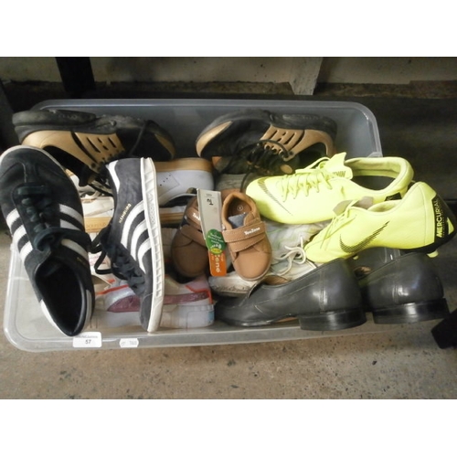 57 - Box of assorted footwear