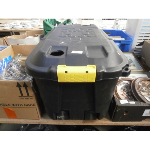 125 - Plastic storage box