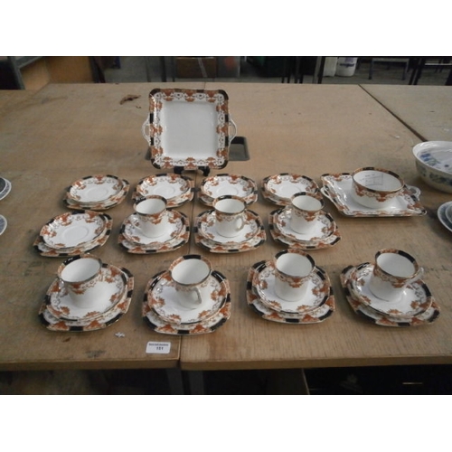 151 - 32 piece Sutherland bone china set