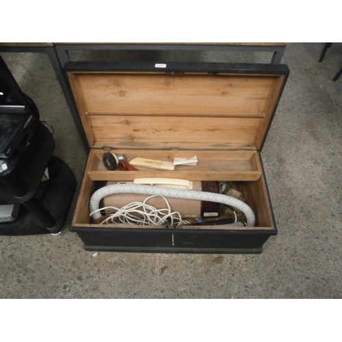173 - Old wooden box containing old Volta vacuum cleaner