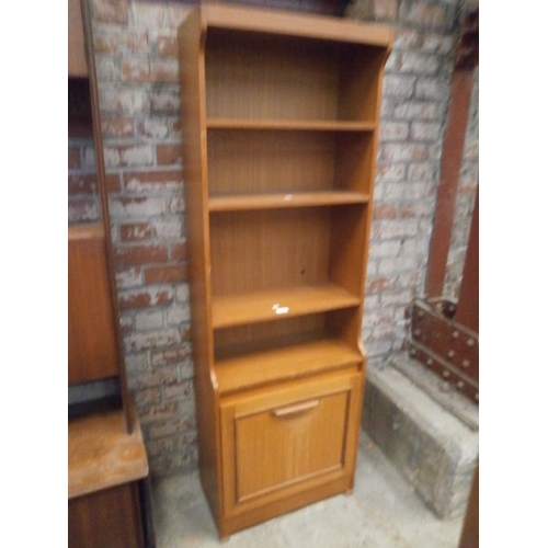 656 - A small retro open shelf wall unit