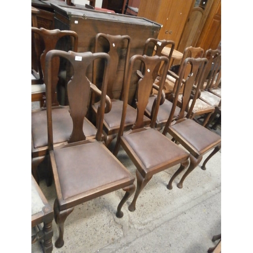 666 - A set of 6 x vintage Queen Anne style dining chairs - two carvers