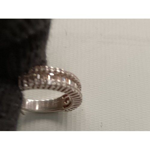 205 - 18ct white gold and diamond D079 ring with serial number 855895, tested at jewellers.