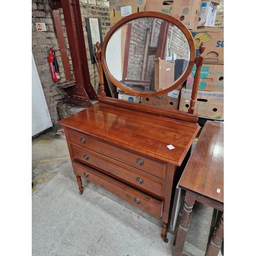 605 - A vintage mahogany 3 drawer dressing chest