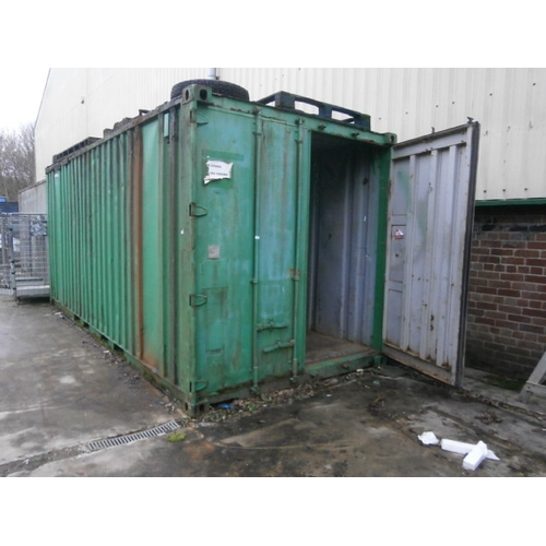 365 - 20ft container, clean interior buyer to remove