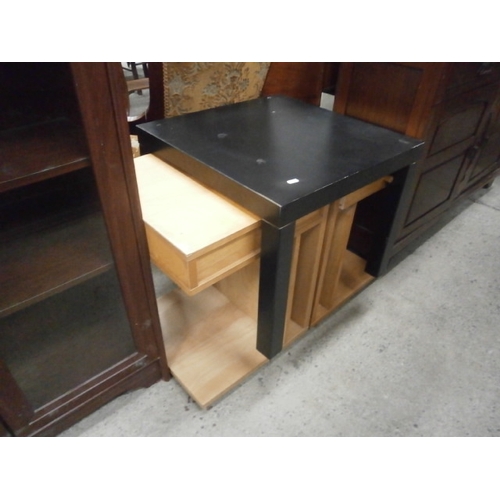 640 - A pair of side table stands and a square coffee table