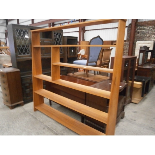 643 - A large open shelf stand unit