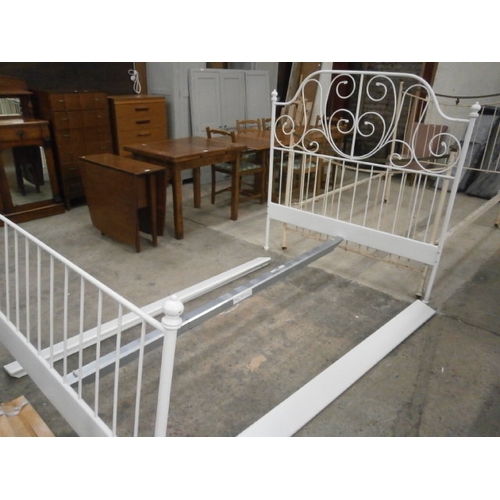 636 - A metal double bed frame